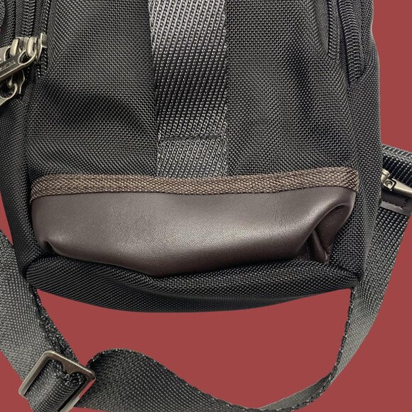 Tumi Alpha Bravo Compact Shoulder Bag|Chest Pack - Picture 4 of 5